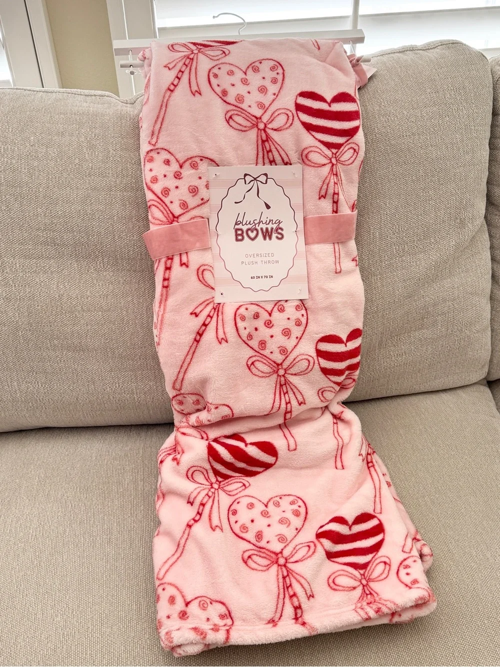 Blushing Bows Pink Plush Ornament-Print Throw Blanket